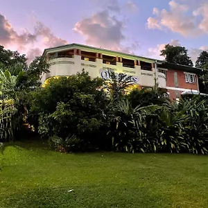 Guest house Quarters, Babinda